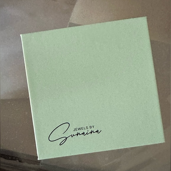 Nwt Minimalist Earrings Elizey Pearl Earrings.  Bundle & save shipping! - Picture 3 of 5